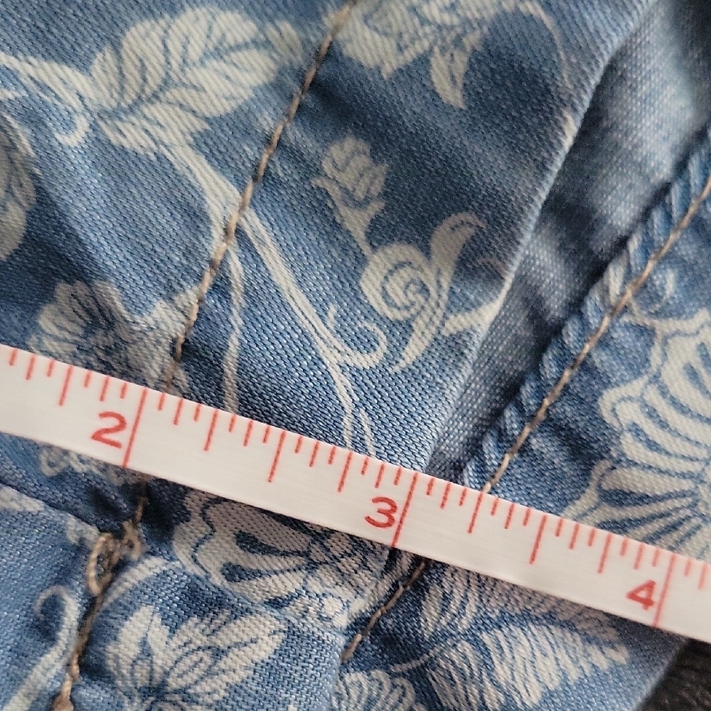 Knox Rose Floral Blue Women's Shorts - Picture 13 of 13